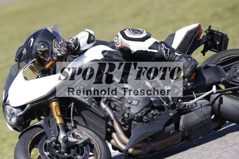 Archiv-2025/48 25.08.2025 Cornu Master School ADR/rot-rouge/1